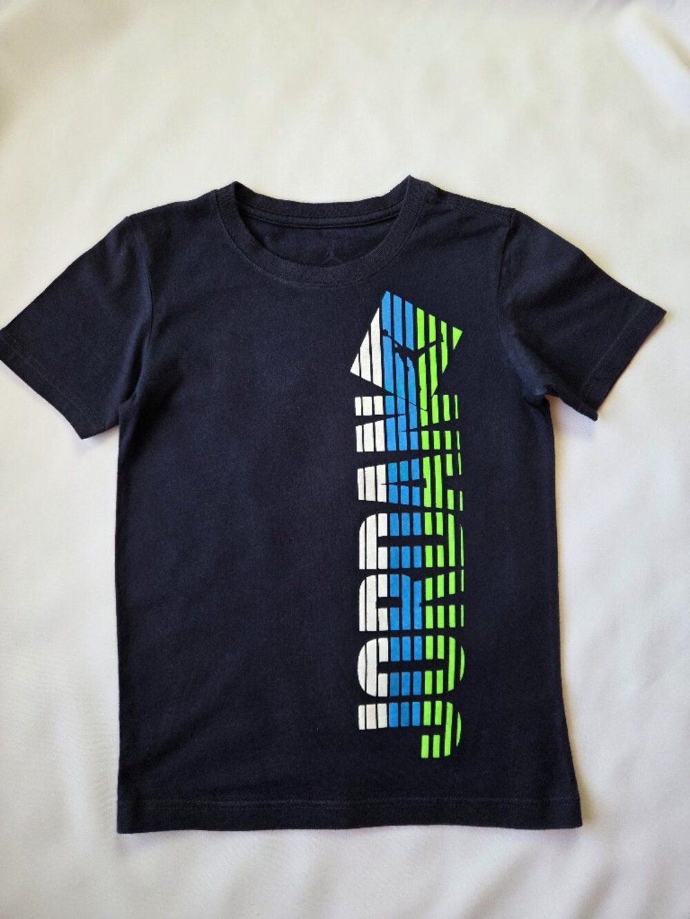 Nike Jordan Boys Graphic T-Shirt(size S)- Navy Blue
